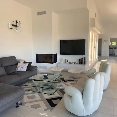 Magnifique Familiale Avec Piscine Villa